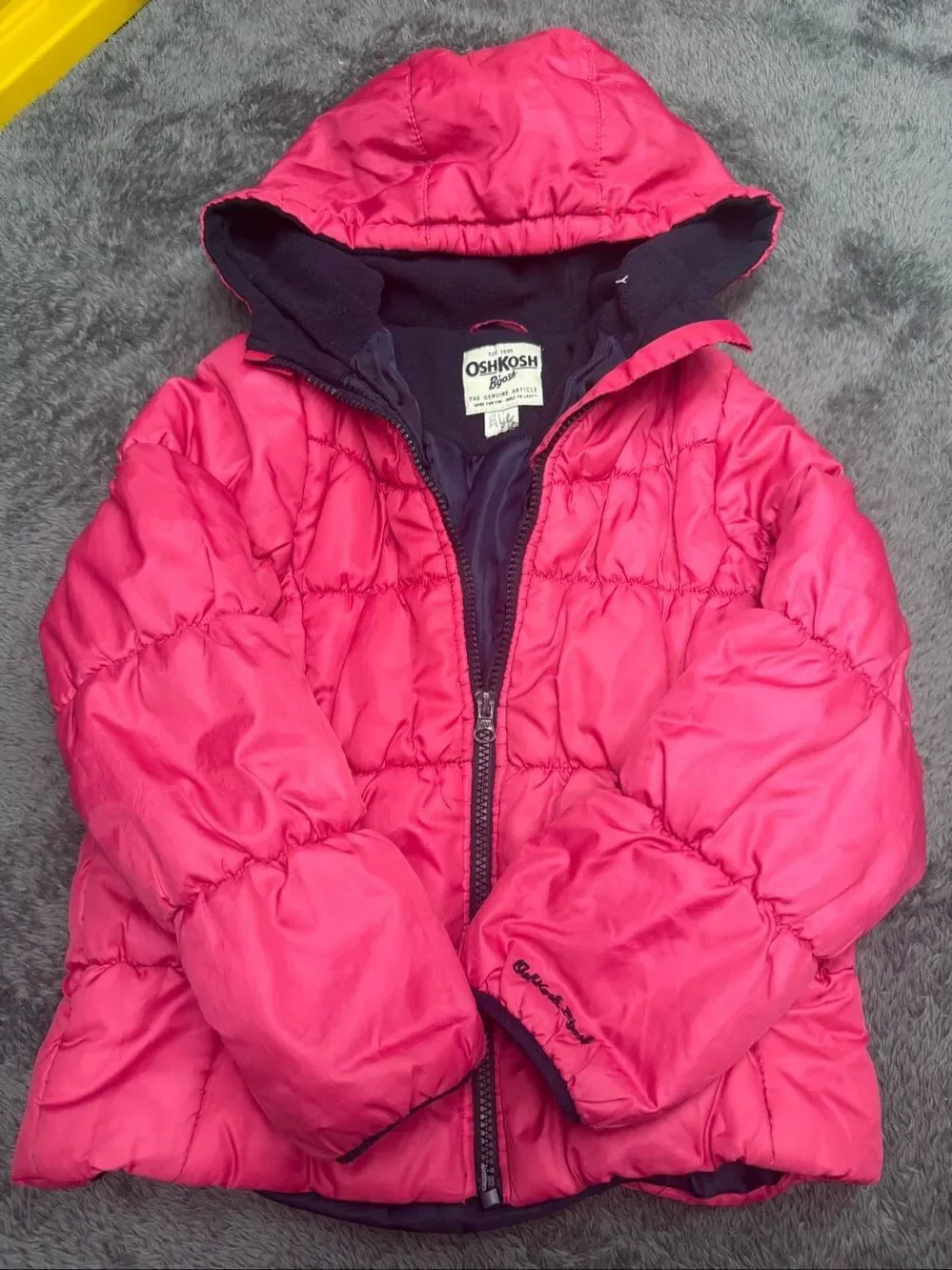 OshKosh B'gosh Puffer Jacket, Size Girl’s 7 in good shape! Warm pink OshKosh B